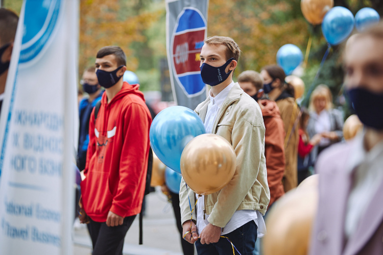 Про продовження карантину та проведення протиепідемічних заходів